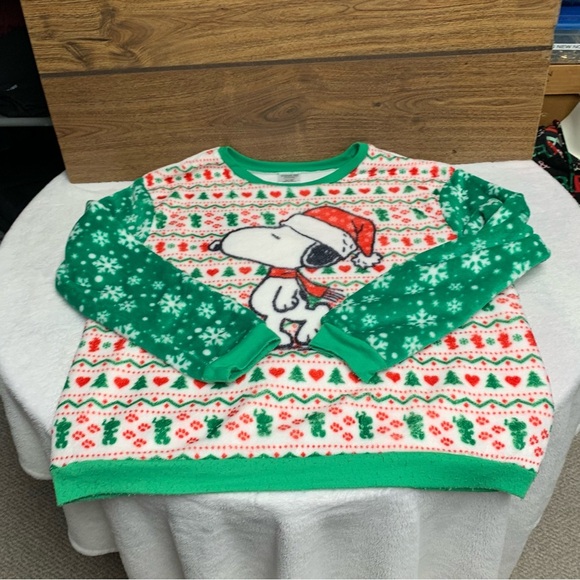 Peanuts Snoopy Christmas fuzzy top size XL 15/17 - Picture 2 of 7